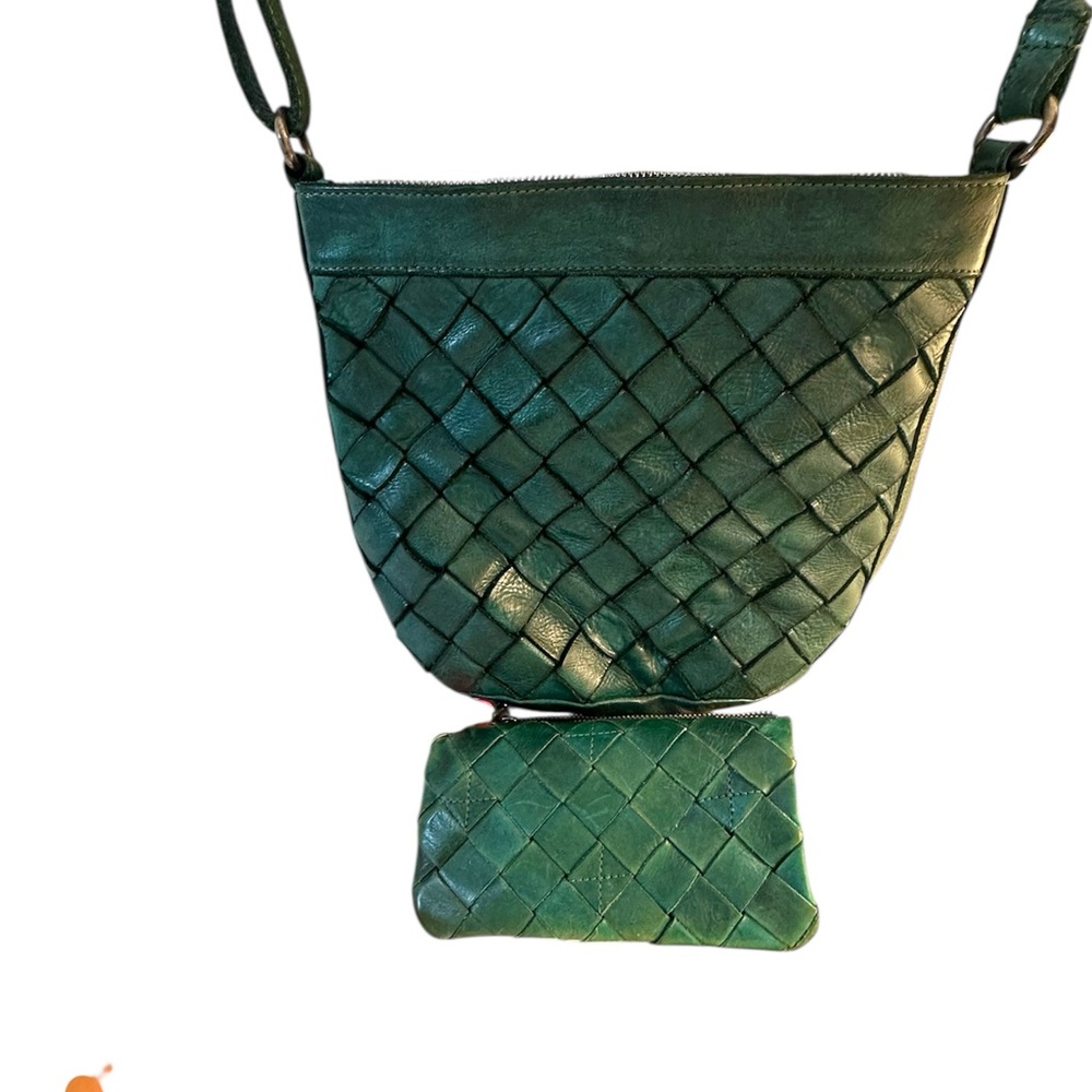 Vilenca Holland Green Woven Leather crossbody & wallet